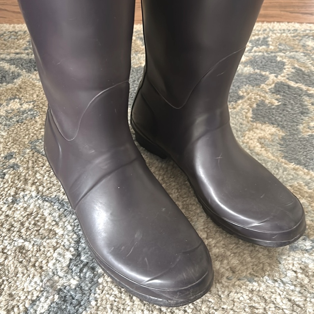 Hunter Classic Tall Waterproof Boots - Picture 6 of 10